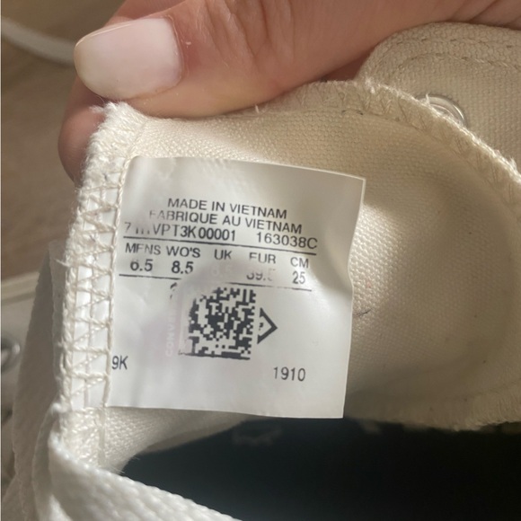 Embroidered Converse - Picture 6 of 6